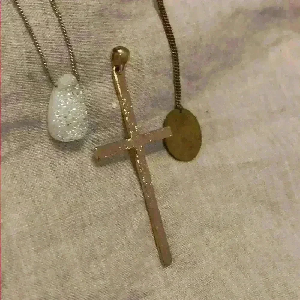 Jewelry - Picture 3 of 5